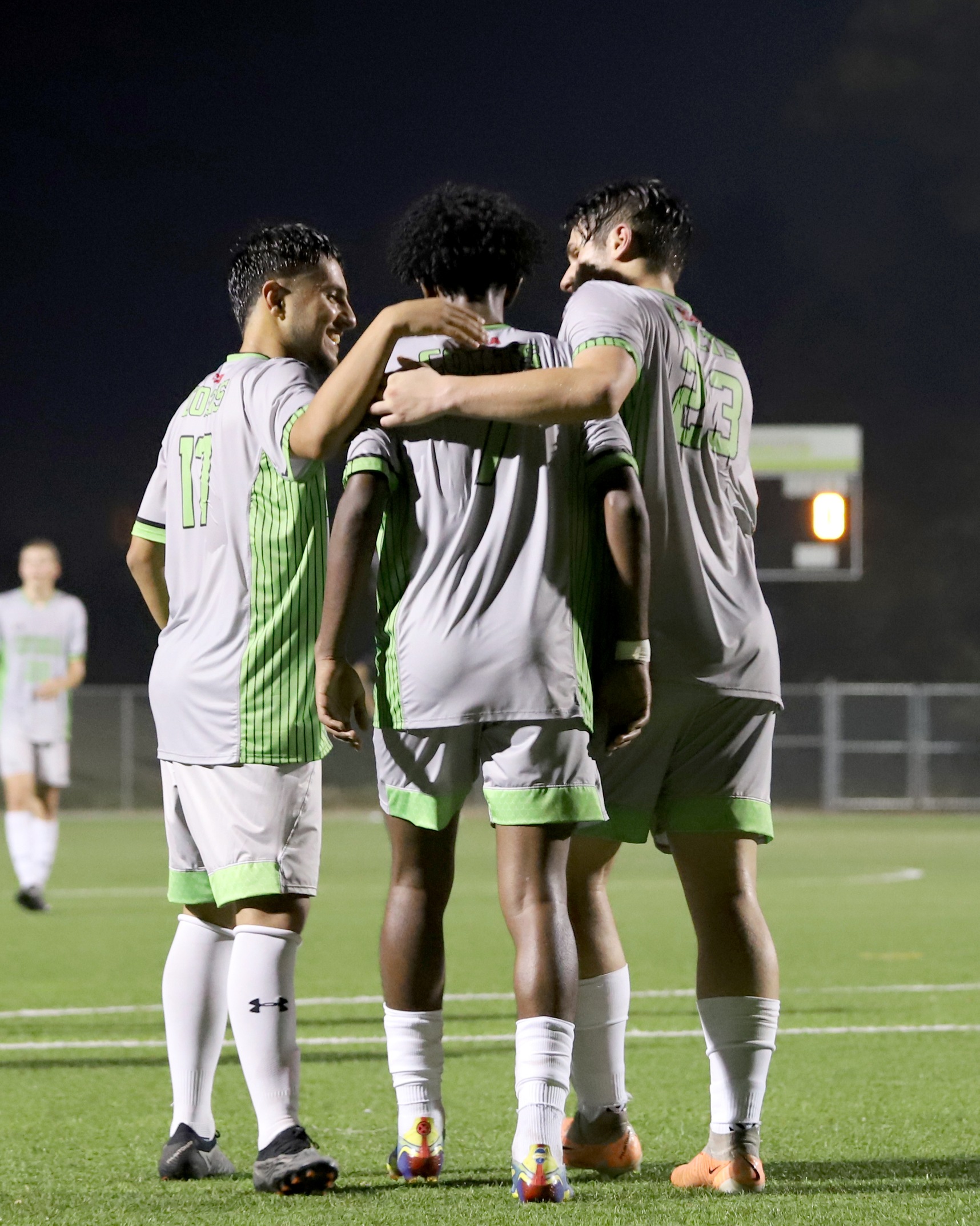 Colts Conquer Home Turf, Crushing the Phoenix for Their First Triumph!"